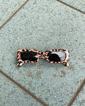 Load image into Gallery viewer, I SEA Supernova Sunglasses in leopard

