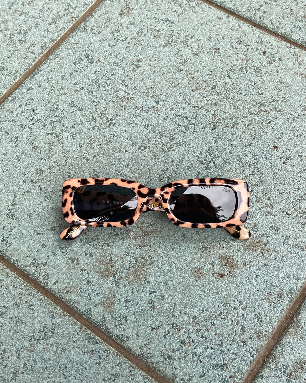 I SEA Supernova Sunglasses in leopard